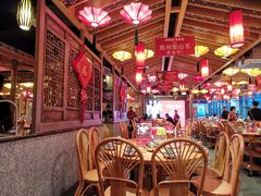 大堂-野山舂·贵州现舂酸汤火锅(鸿通城店)