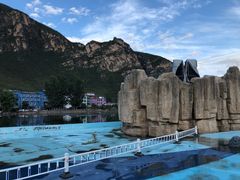 -百里峡七彩艺术小镇