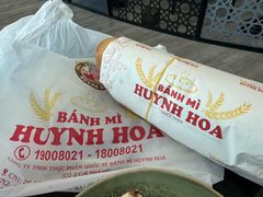 -Bánh Mì Huynh Hoa