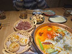 -洱火云南酸菜牛肉火锅(石景山当代商城店)