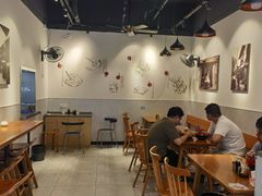 大堂-梦花街馄饨店(中华苑店)
