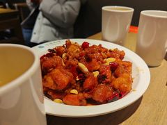 宫保鸡腿肉-河沿肉饼Beijing Pie(锡拉胡同店)