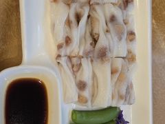 蜜汁叉烧肠粉-麒麟中餐厅·经典粤菜·地道菜式老字号(广州长隆酒店)