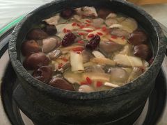 -南渝食府.墨脱石锅松茸鸡