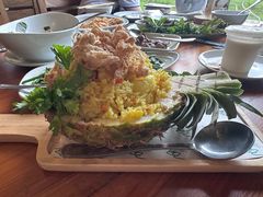 -Chom Cafe and Restaurant
