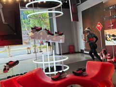 -UNDER ARMOUR(淮海755店)