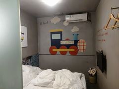 -卡罗酒店(东门晒布地铁站店)