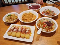 -诚铭记·虾仁汤包·成都小吃(融创店)