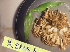 有机舞菇-煲宫猪肚鸡(晶品店)