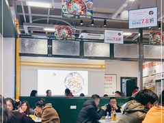 大堂-晓彭肥肠鸡·泡椒鸡火锅(水木天地店)