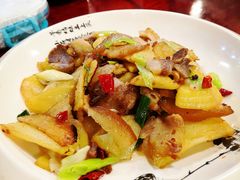 土豆炒坛坛肉-将就吃农家特色土菜馆