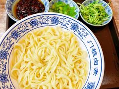 老北京炸酱面-门框胡同百年卤煮(新街口店)