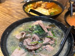 豬潤牛肉皮蛋芫茜米粉-华嫂冰室(尖沙咀店)