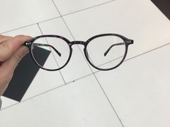 -美式眼镜·授权蔡司.依视路.尼康.豪雅.明月(人民广场店)