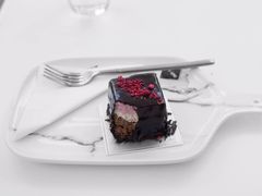 -UNI UNI(环亚凯瑟琳店)