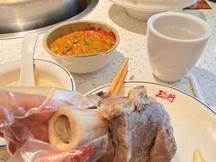 -三人行骨头王火锅(长寿店)