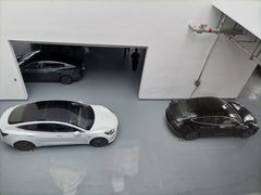 -TESLA 特斯拉(上海太古汇体验店)
