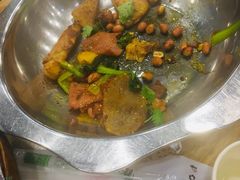 -愉肴麻辣香锅(中山路店)