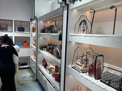 -万物奢潮中古奢侈品(青岛店)