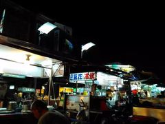 -六合夜市