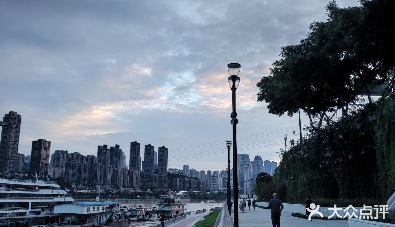 有些情感走到了尽头，就欣然接受吧。「长滨路」
