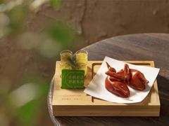 红烧乳鸽-汤城小厨•粤菜•靓汤(苏州街店)
