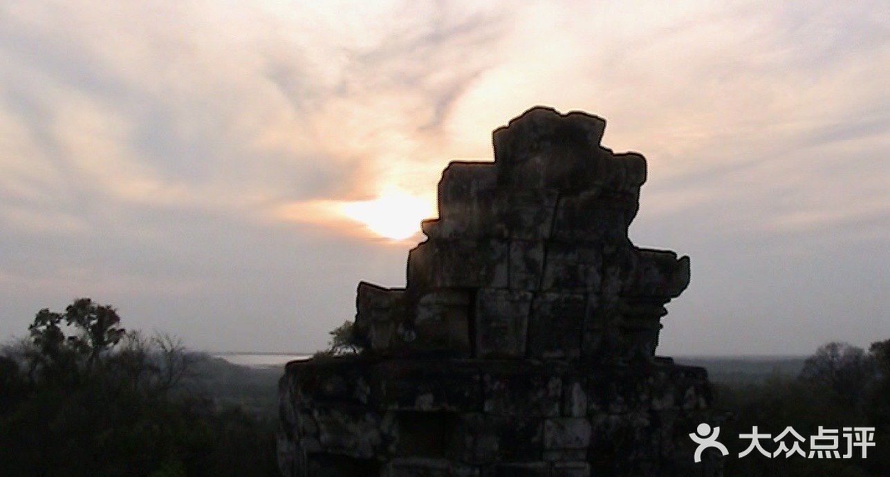 红色高棉的微笑|暹粒景点攻略之巴肯山