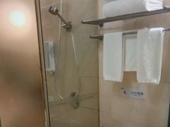 -卡罗酒店(东门晒布地铁站店)