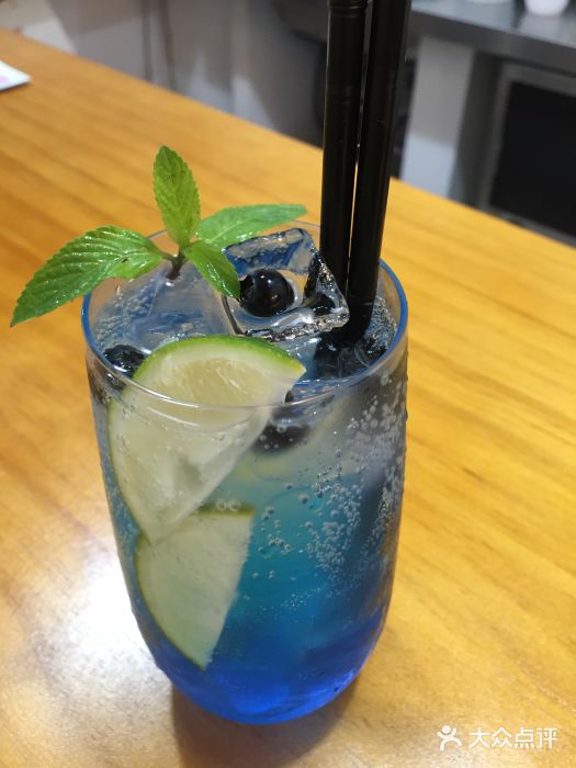 蓝柑莫吉托
