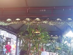 -冰冰龙虾·江湖菜·花园江景餐厅