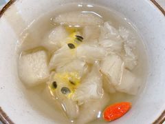 银耳雪梨汤（赠送）-君霖海鲜私房菜(春柳店)