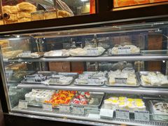 面包甜点陈列柜-五芳齋(云南南路店)