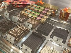 -VENCHI 闻绮(上海佛罗伦萨小镇店)
