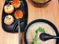 鲜肉小馄炖-小杨生煎(香港名都店)