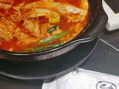 -山川小町·极番烧肉(新地假日广场店)