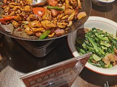 -富正毅三下锅·湘西韵味(天门山索道店)