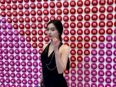 -m豆巧克力世界(上海世茂广场店)