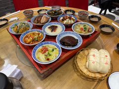 -蓝田九大碗民俗食府(蓝田店)