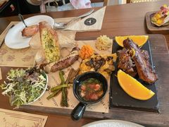 -Mark&Mars Restaurant