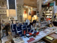 -邊城書店