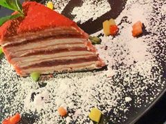 红丝绒草莓千层蛋糕-YUE·6·西式融合餐厅(外滩六号店)