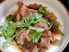 香辣牛骨面-贡梅老面馆·蟹粉面·无锡特色小吃(南长街主推店)