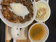 大碗过瘾双拼-熊吞·大碗丼烧肉饭(清江浦区万达店)