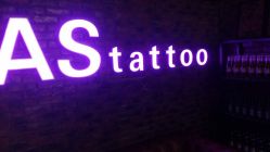 -鳌首刺青纹身 穿孔饰品店