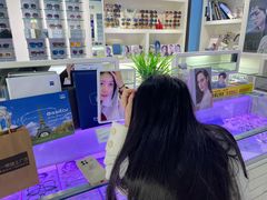 -提一眼镜·蔡司·依视路(小寨店)