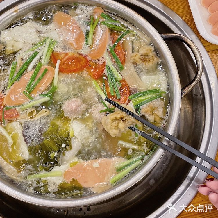 酸菜豆花火锅人均30！豆花素菜随便加