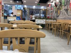 大堂-江城燕子大排档(江汉路步行街店)