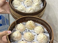 -莱莱小笼·乔艾
