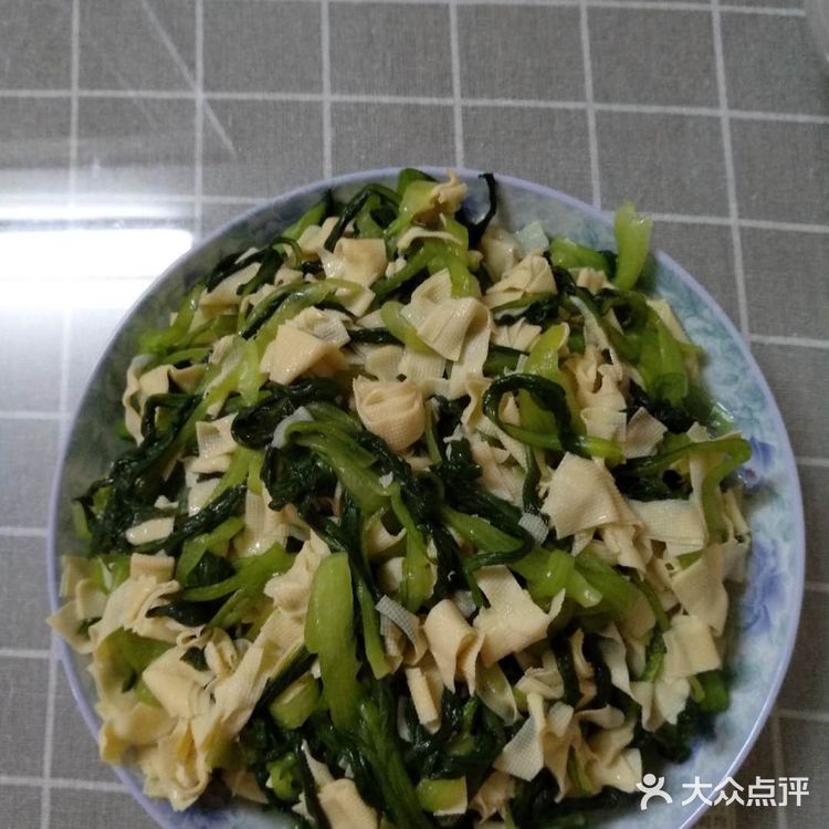 鸡毛菜炒百叶丝