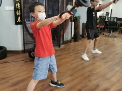 -温鉴良实用咏春拳